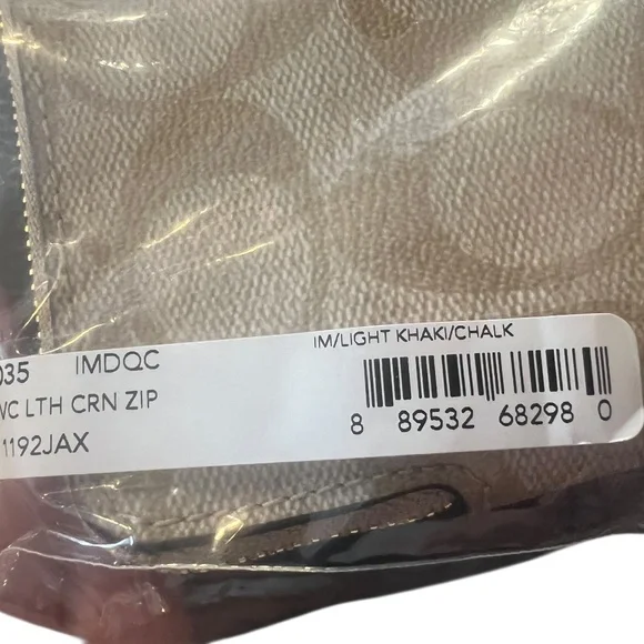 Coach Corner Zip Wristlet Signature Canvas Khaki Chalk NWT - Picture 8 of 10